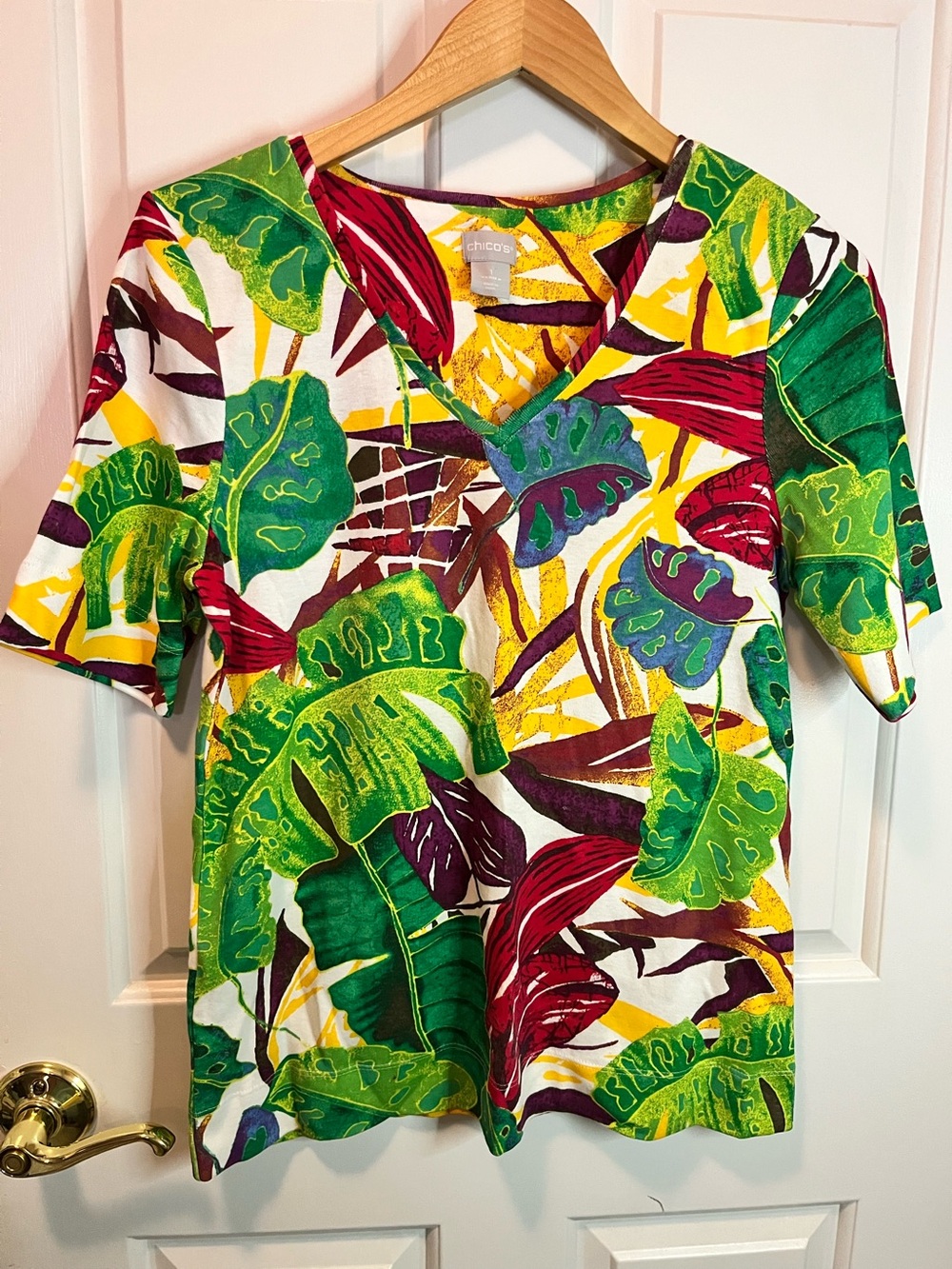 Women’s Chico’s Tropical Leaf Print V-Neck Elbow Sleeve Pima Cotton Top - Sz M